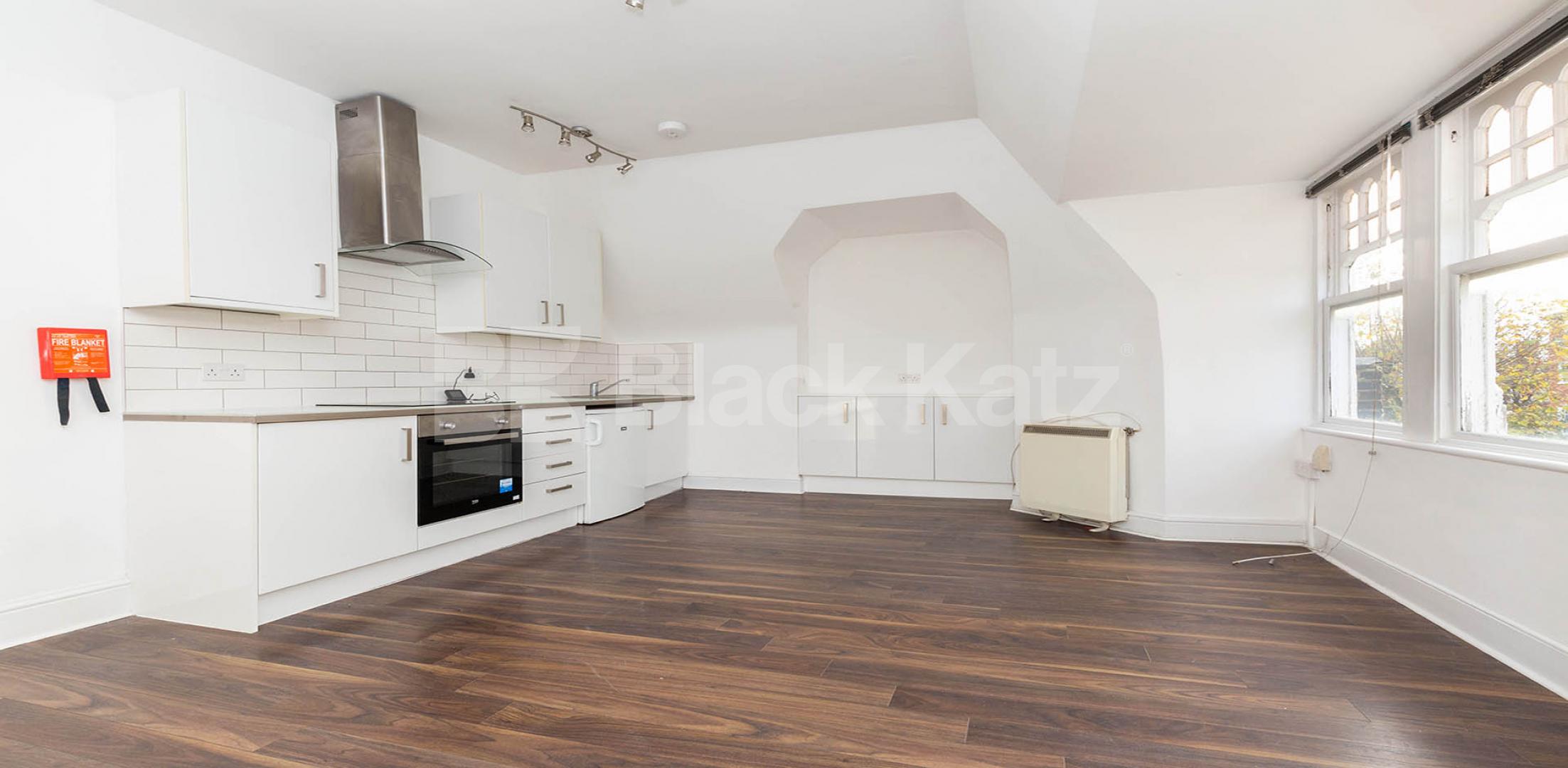 			VIRTUAL TOUR AVAILABLE!, 1 Bedroom, 1 bath, 1 reception Flat			 Tetherdown , Muswell Hill